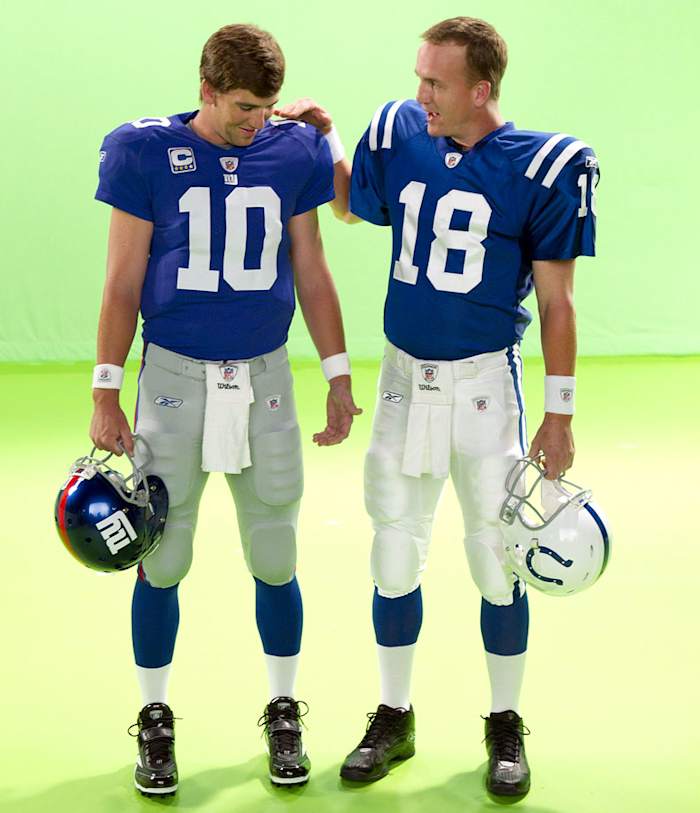 2010-Peyton-Manning-Eli-SNF.jpg